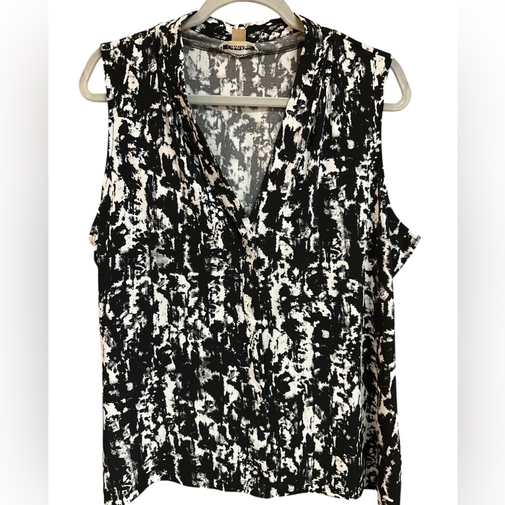 Calvin Klein Womens Printed VNeck Top Black Creamy White Sleeveless Geometric M